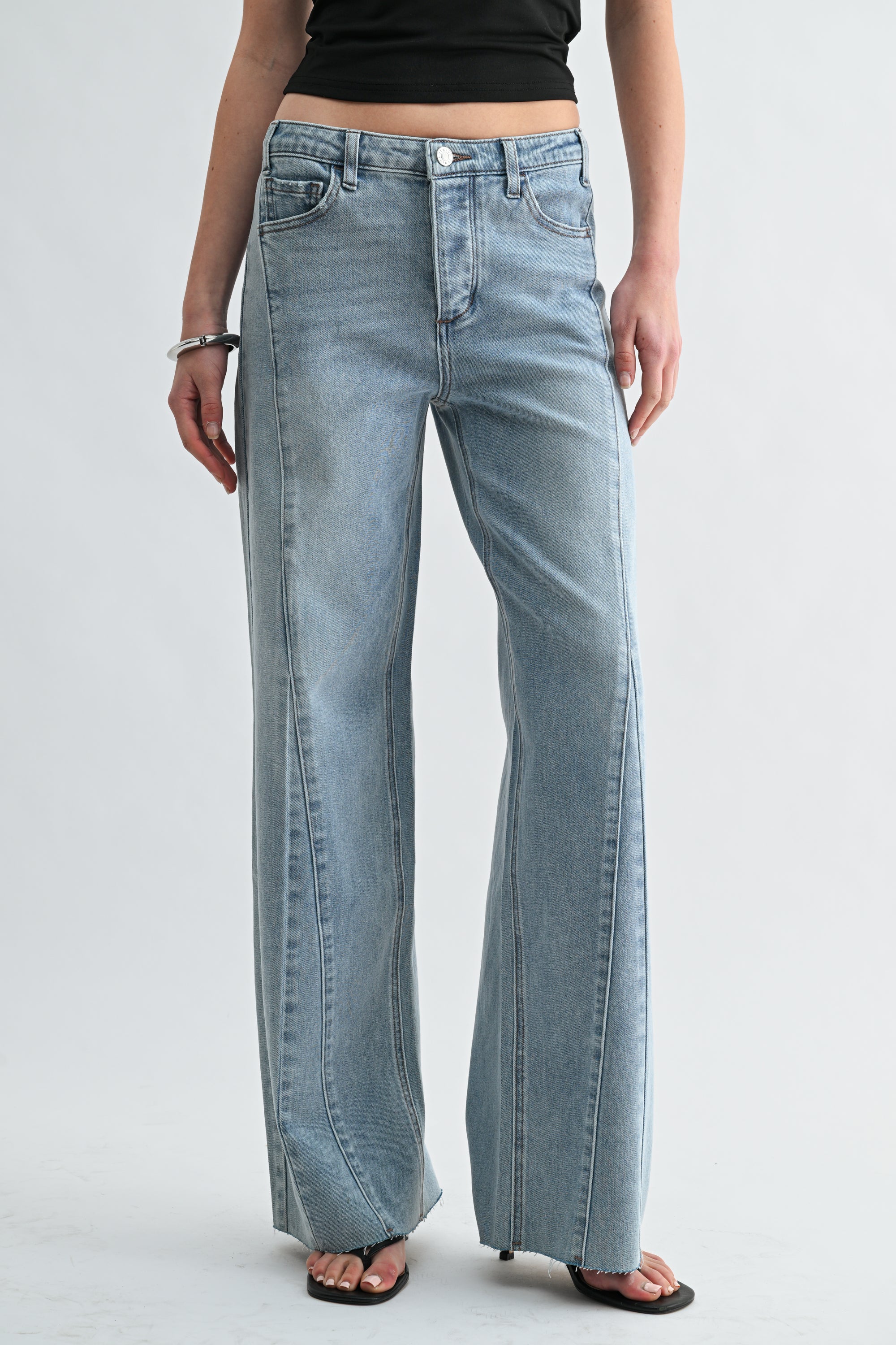 The Low Seamed Wide