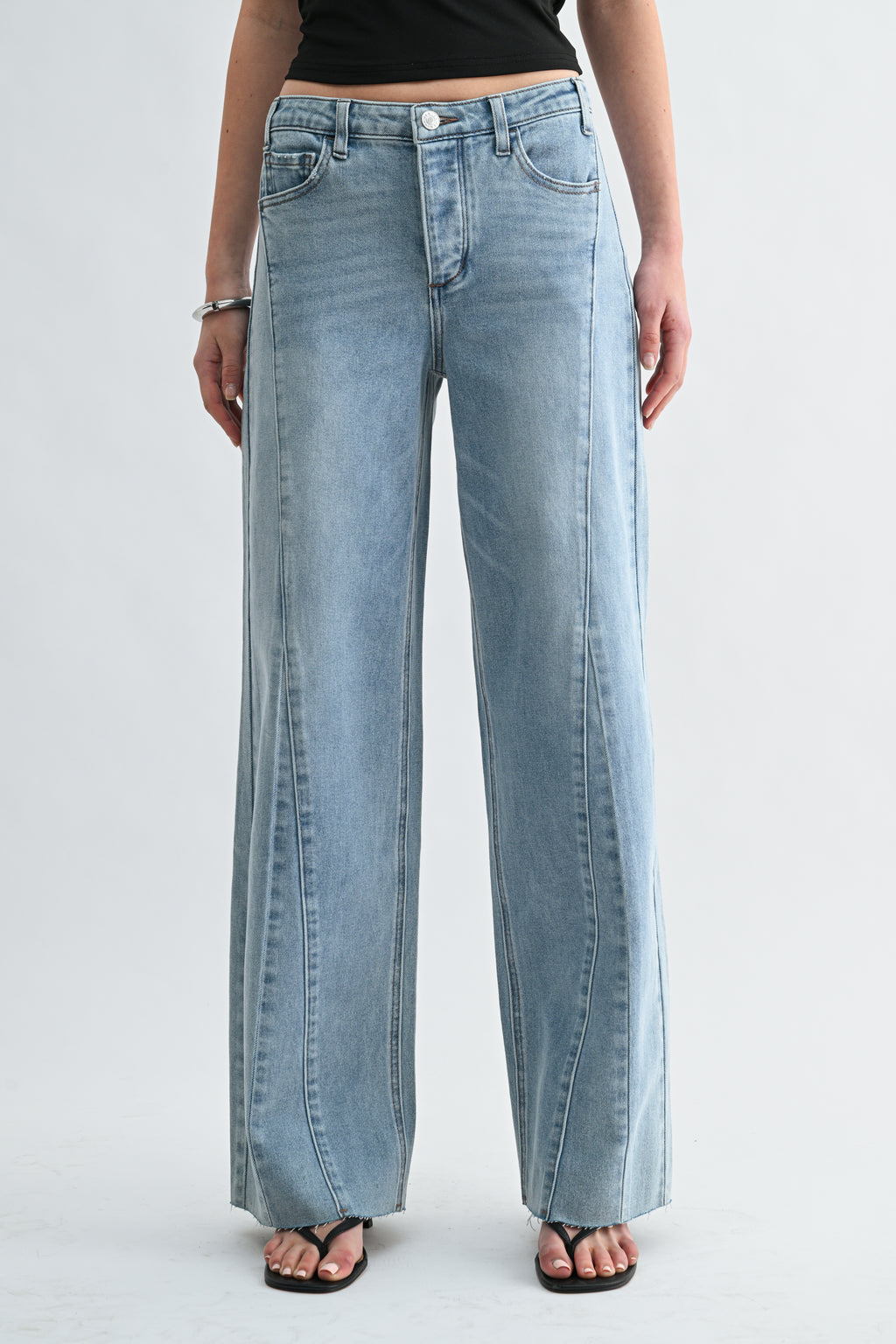 The Low Seamed Wide