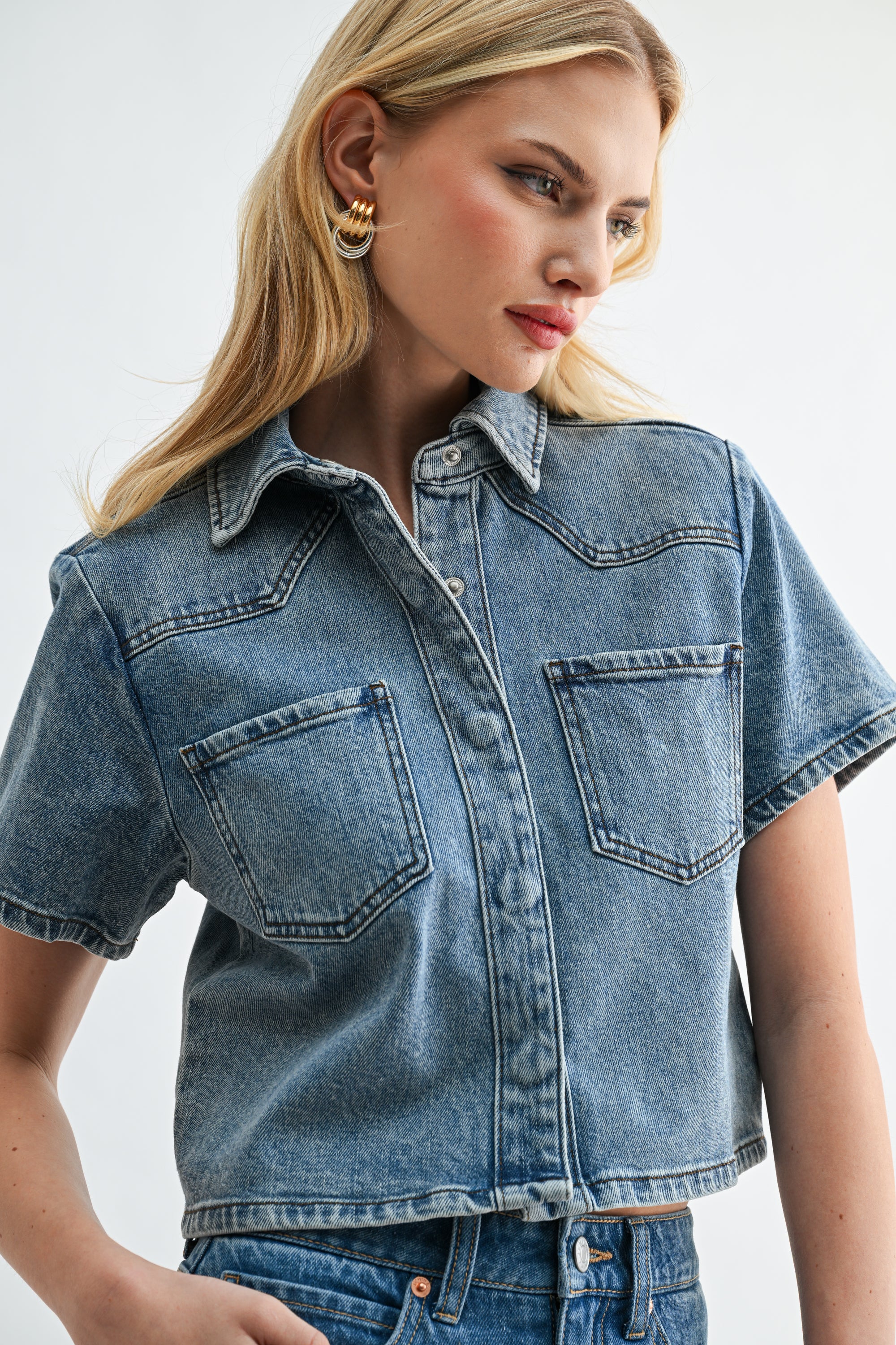 The Muse Mini-Shirt Medium Wash