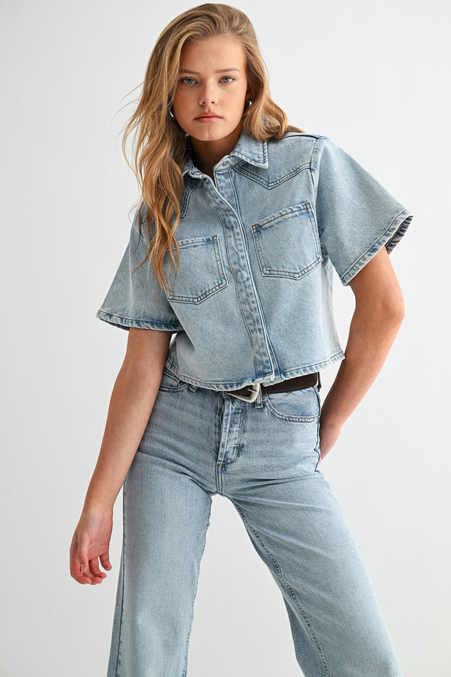 The Muse Mini-Shirt Light Wash