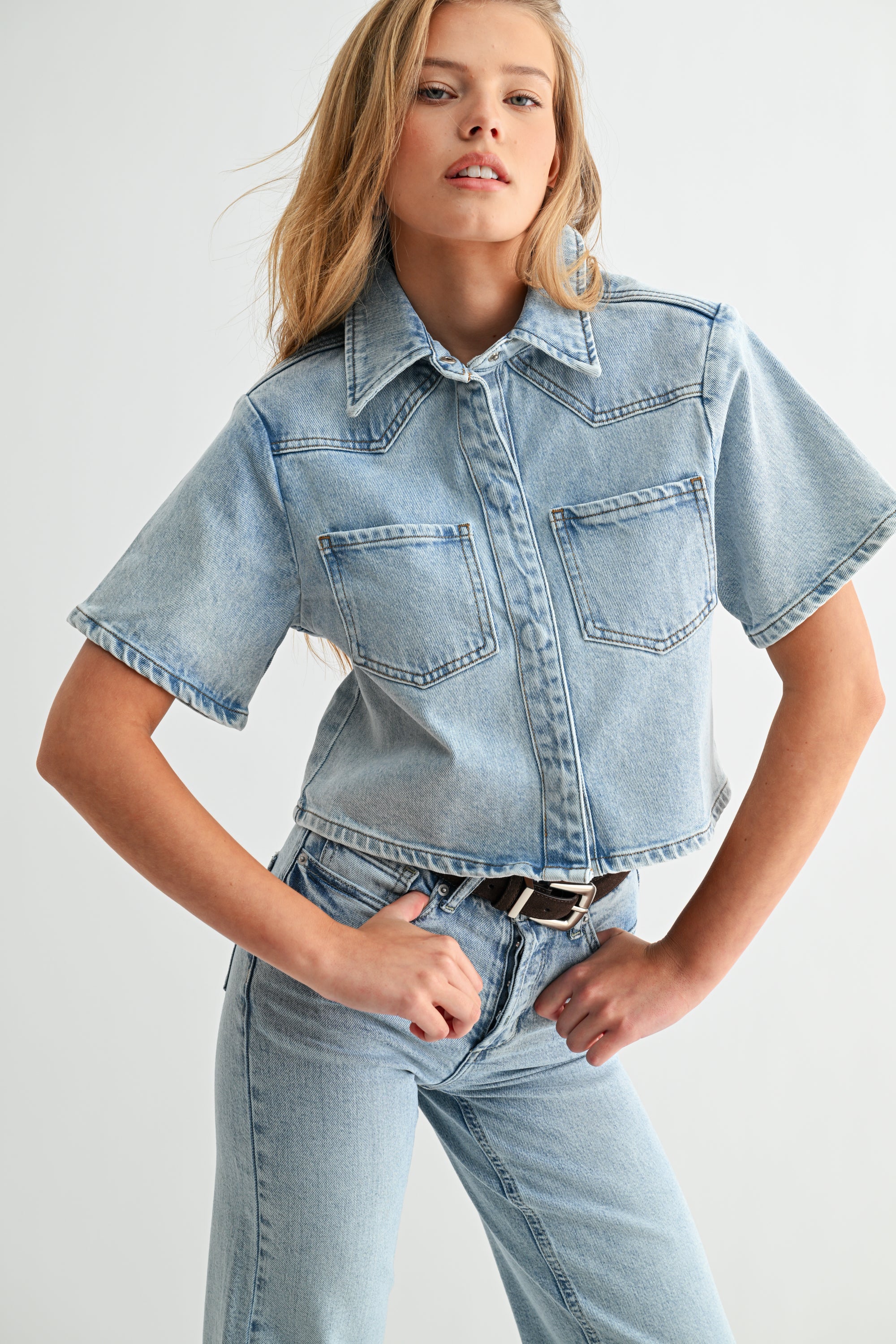 The Muse Mini-Shirt Light Wash