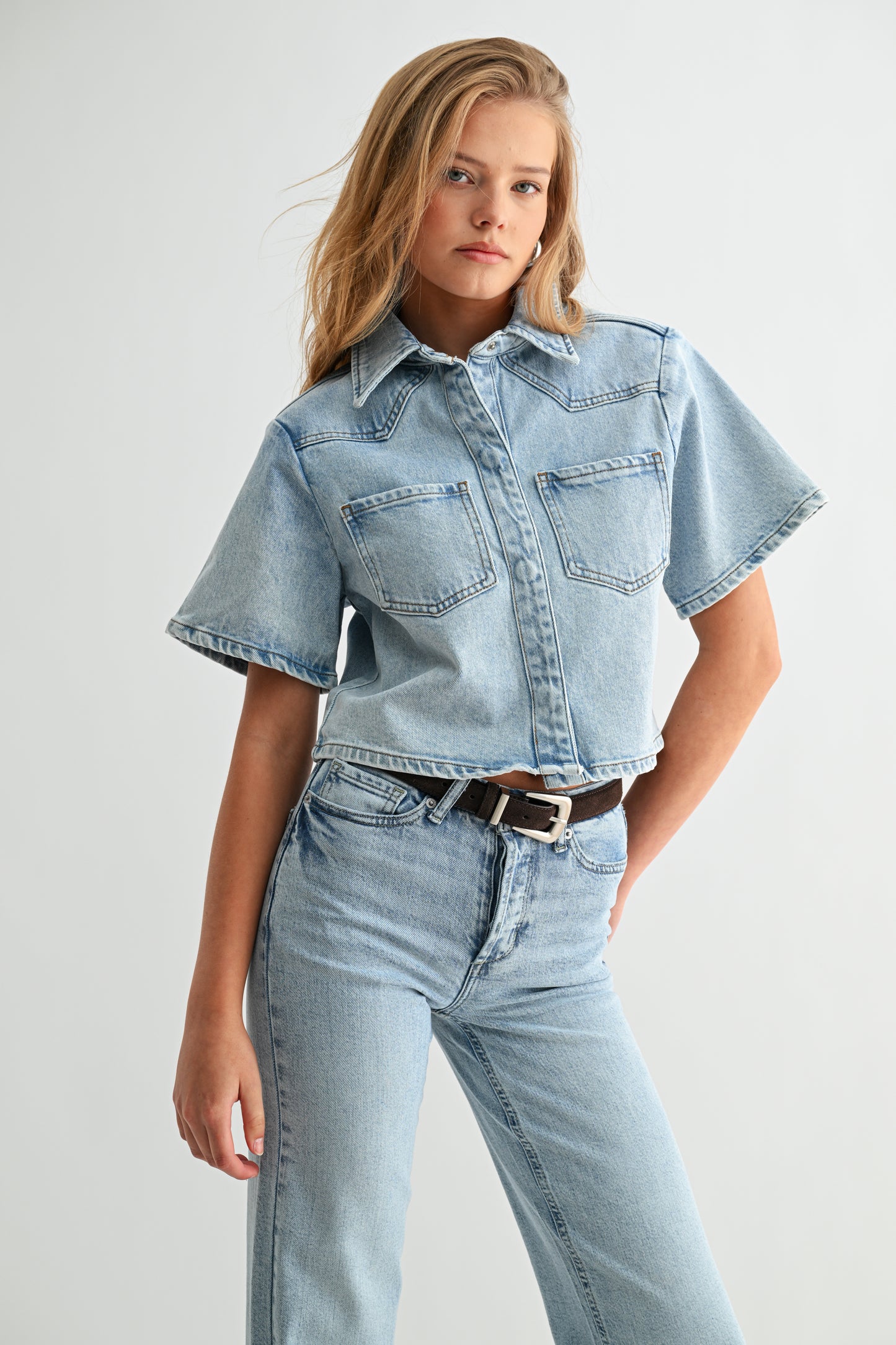 The Muse Mini-Shirt Light Wash